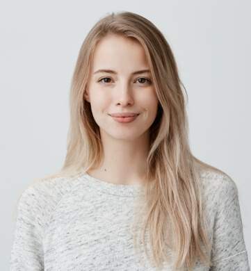 正社員　青柳 利沙